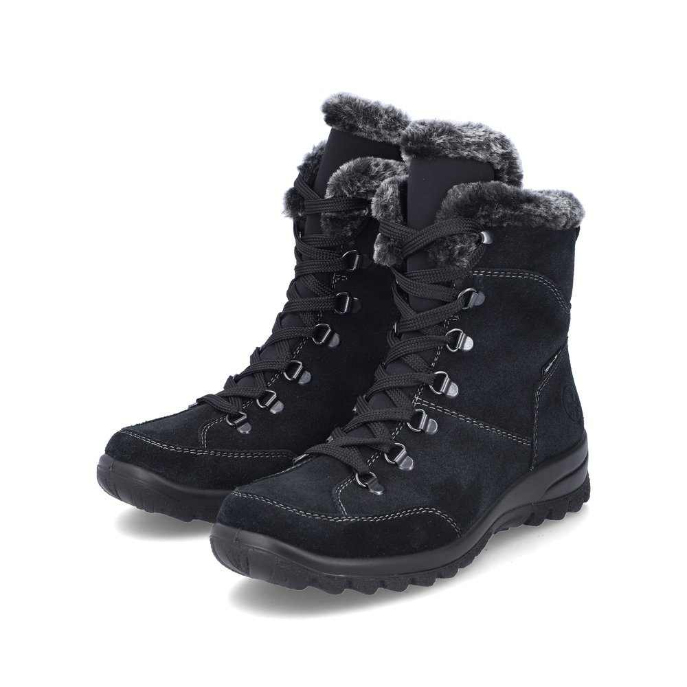 Schwarze Rieker Damen Schnürstiefel L7145-00 mit wasserabweisender TEX-Membran. Schuhpaar seitlich schräg.