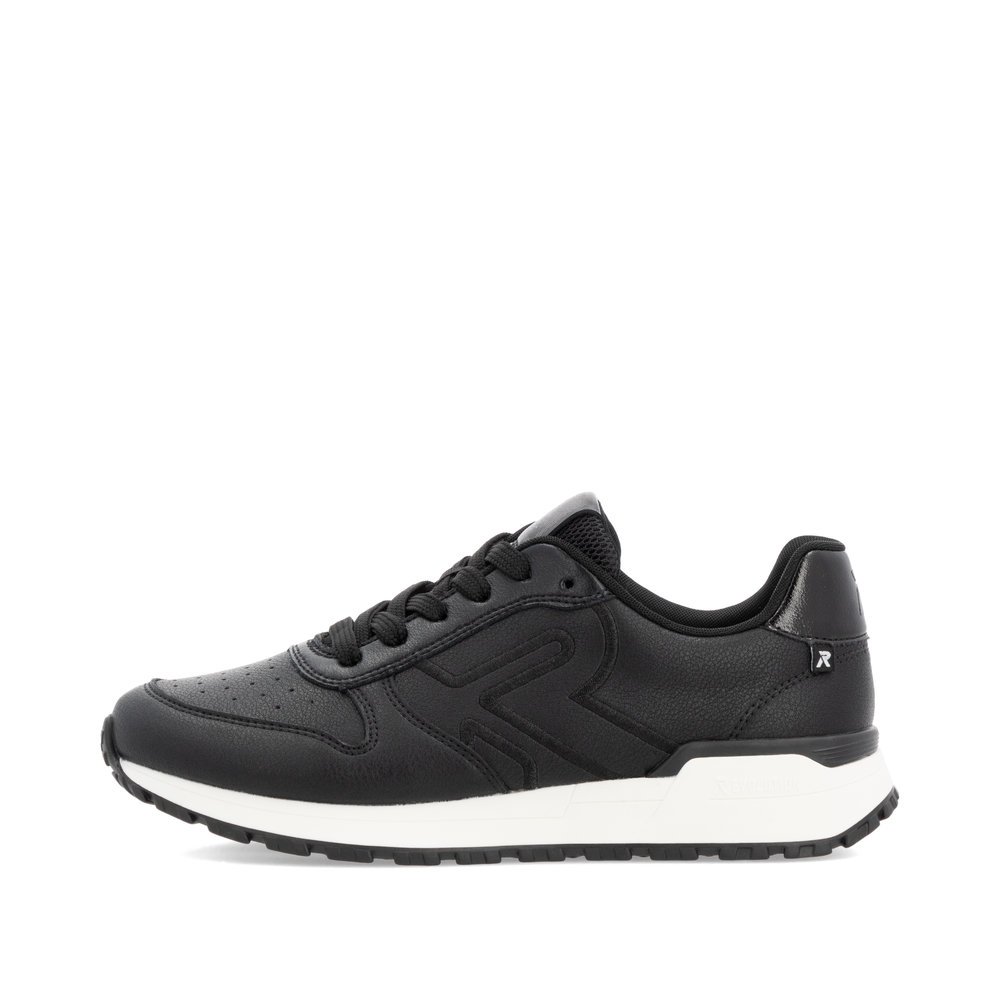 Black Rieker women´s low-top sneakers W0606-00 with a grippy sole as well as lacing. Outside of the shoe.