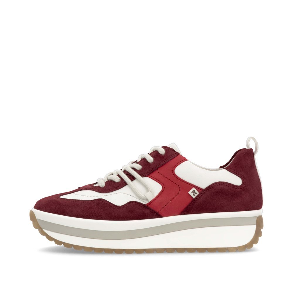 Rote Rieker Damen Sneaker Low W0900-35 mit einer TR-Sohle mit leichtem EVA-Inlet. Schuh Außenseite.