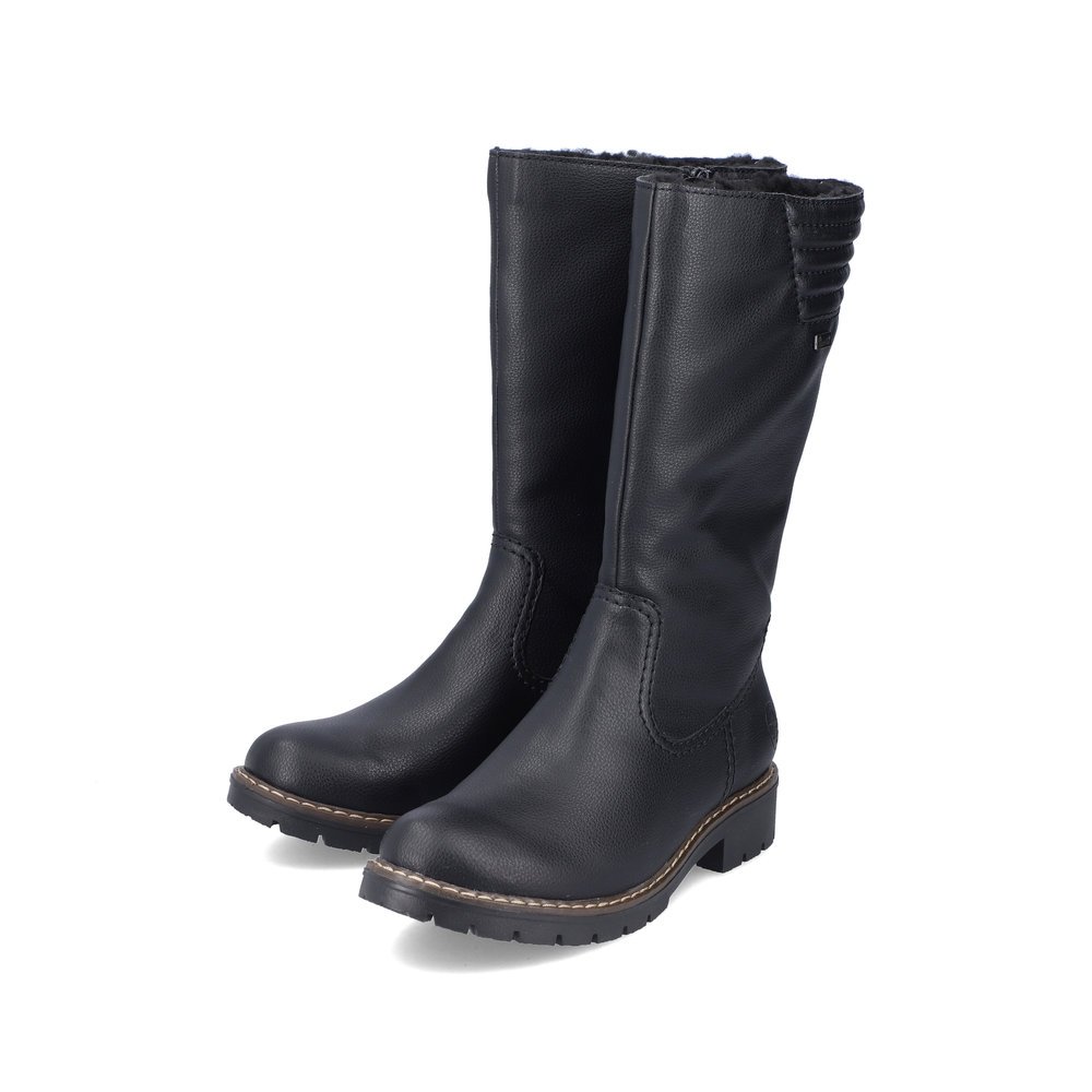 Tiefschwarze Rieker Damen Hochschaftstiefel Y9191-00 mit einem Reißverschluss. Schuhpaar seitlich schräg.