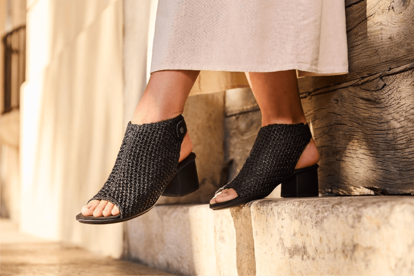 Sandalen 64670-00 in der Farbe schwarz.
