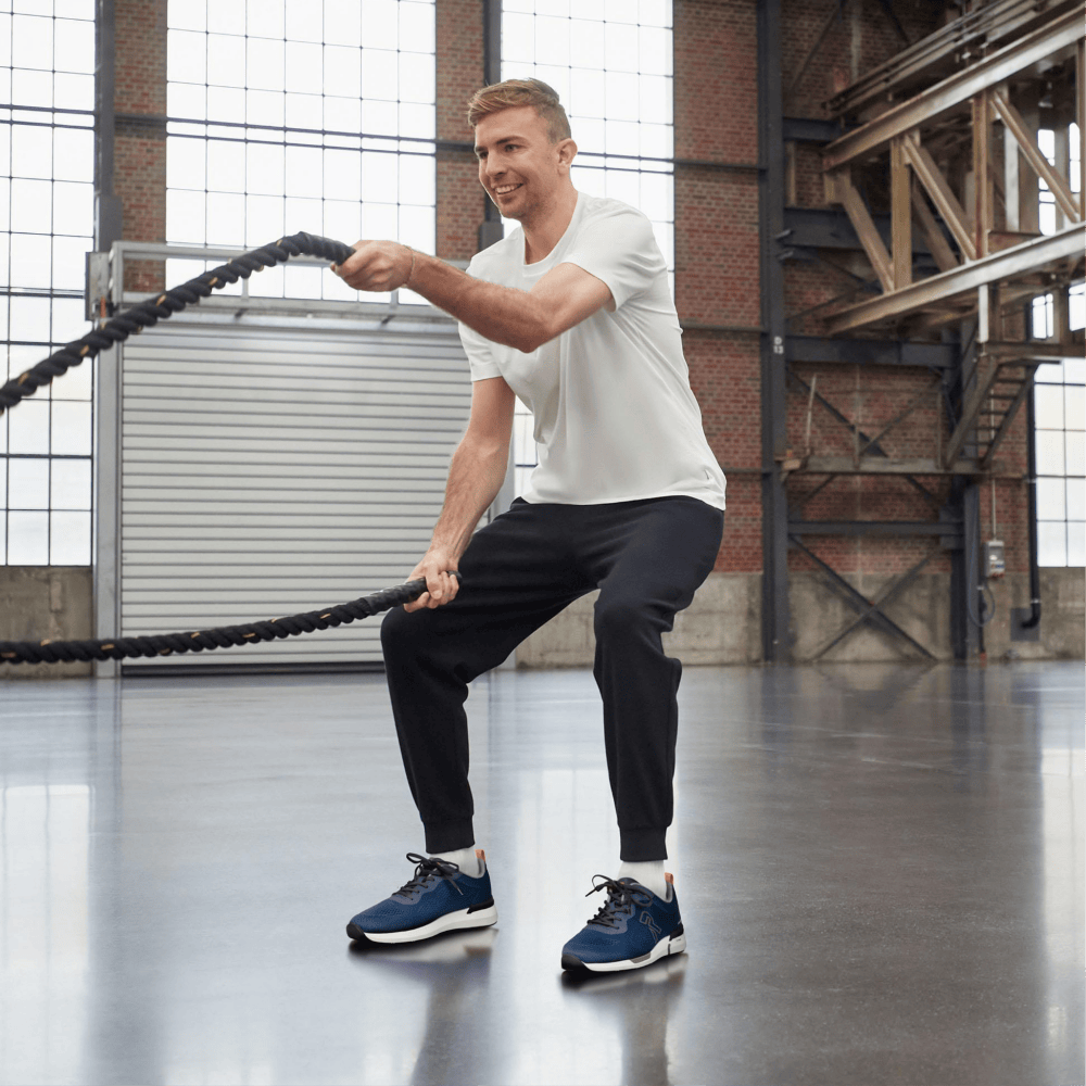 Christoph Kramer beim Workout mit Rieker Sport Schuhen