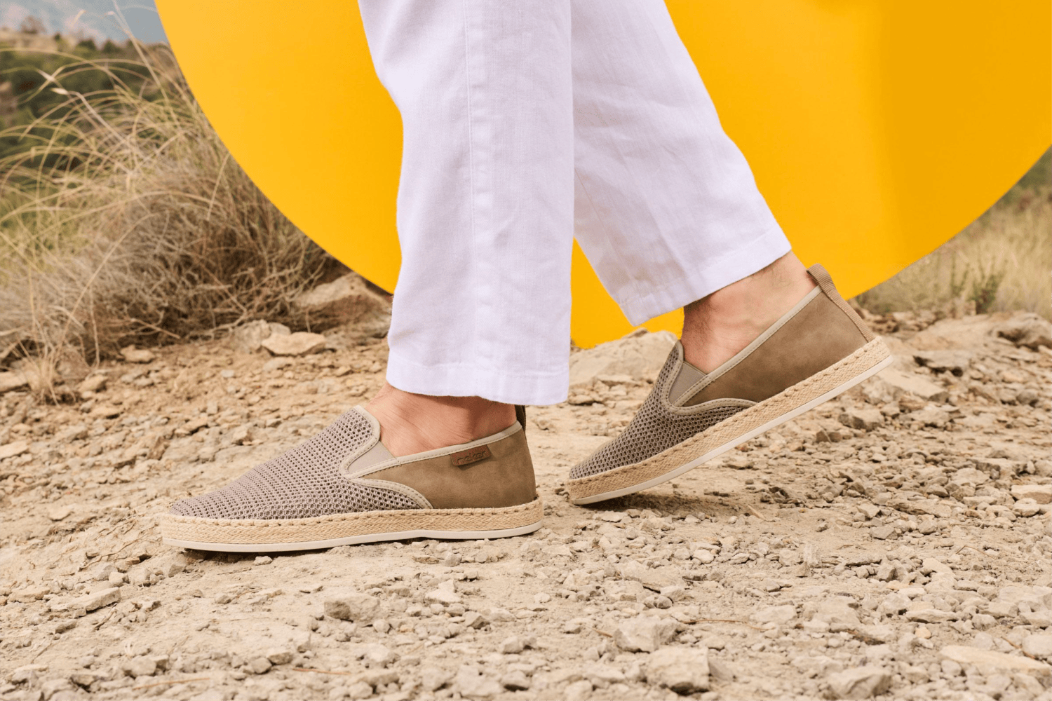 Beige Herrenslipper B2661-64 von Rieker.