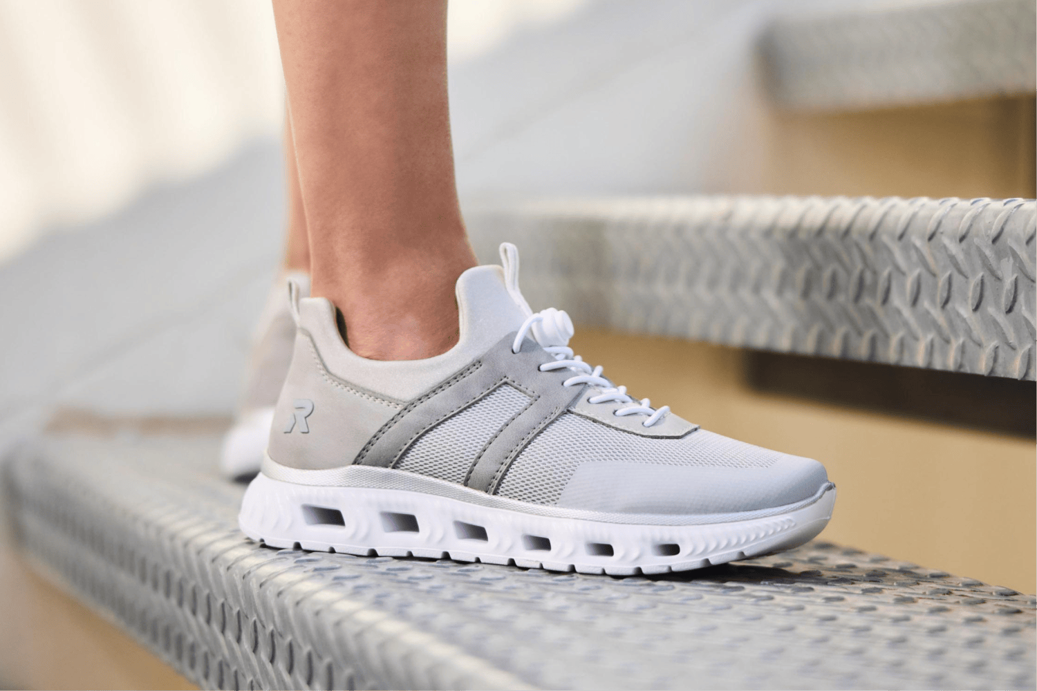 Sneaker m6061-40 von Rieker für den Frühling.