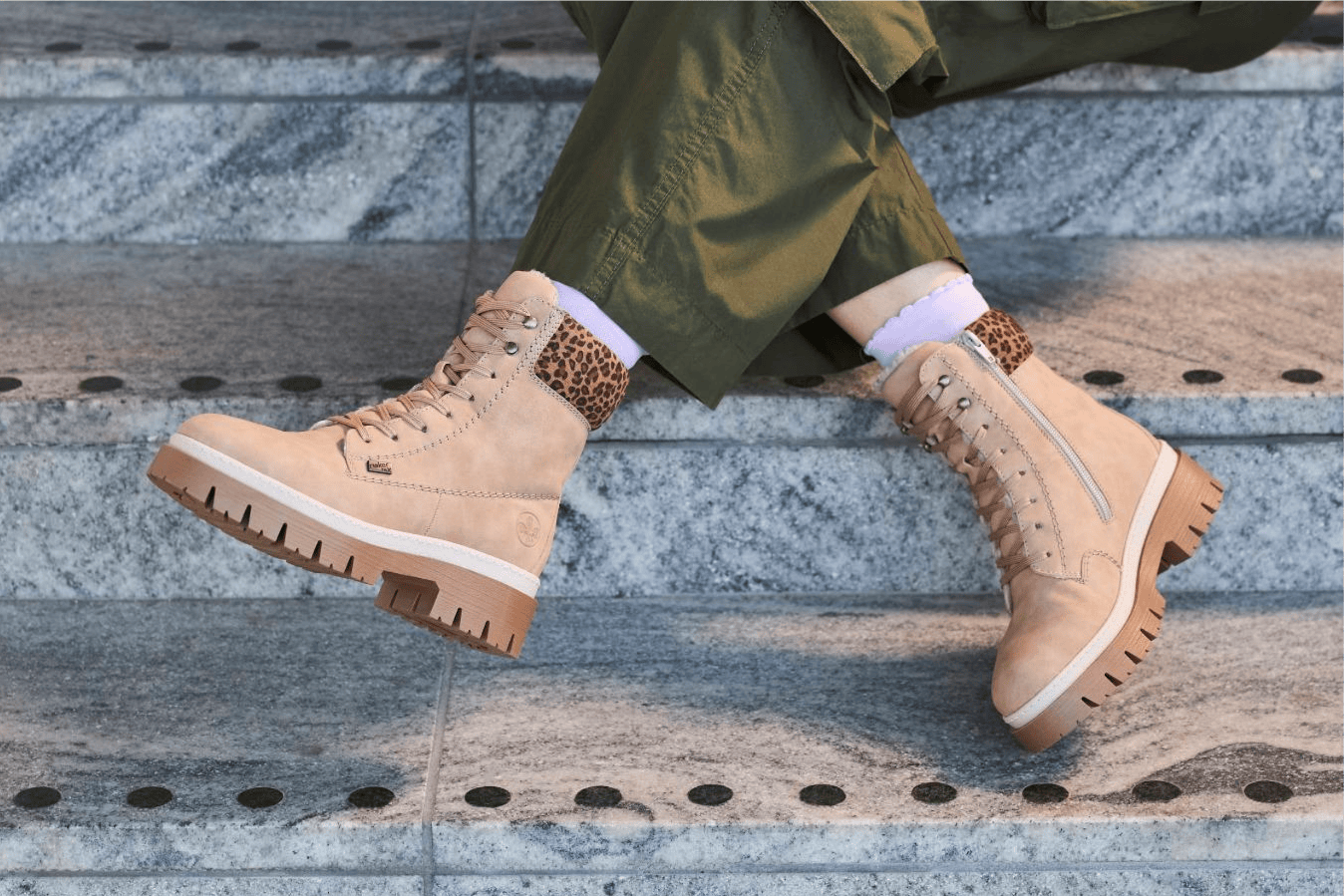 Bottes à lactes avec l\'imprimé d\'animal z9430-60 de Rieker.