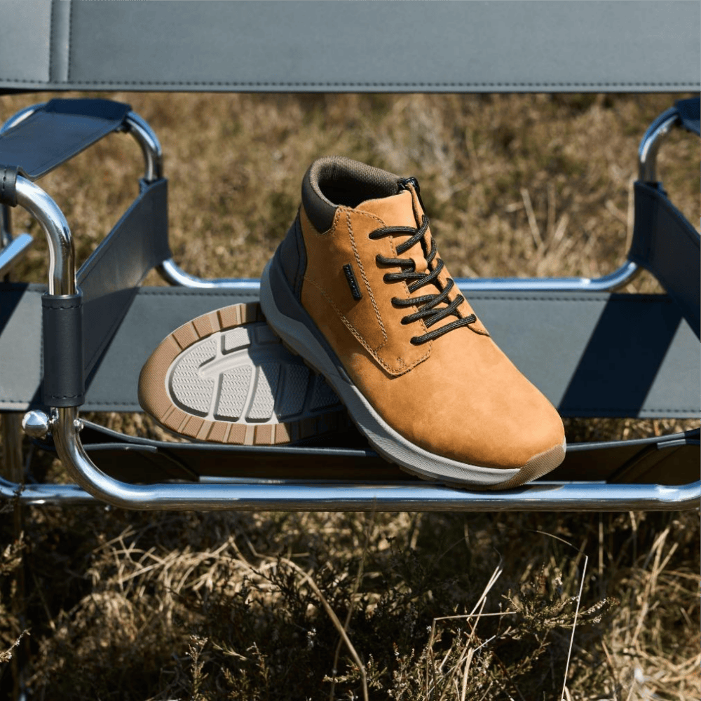 Les chaussures d\'automne 06001-68 pour hommes.