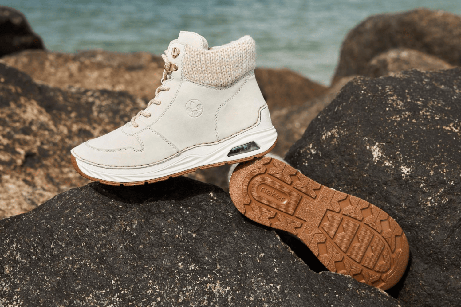 Bottes à lacets 44555-60 avec Rieker Air.