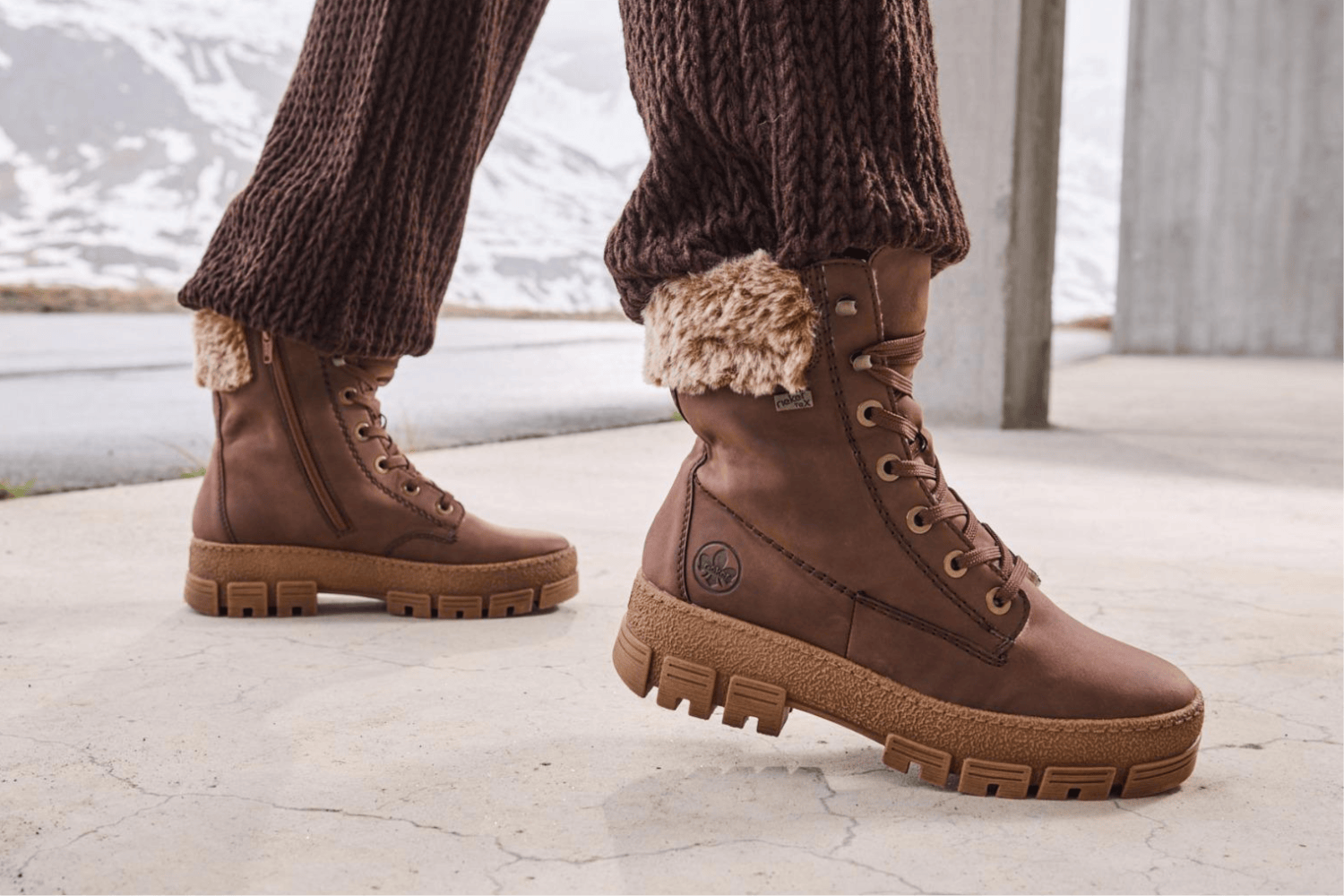 Winterliche Biker Boots von Rieker mit Fell y0230-24.