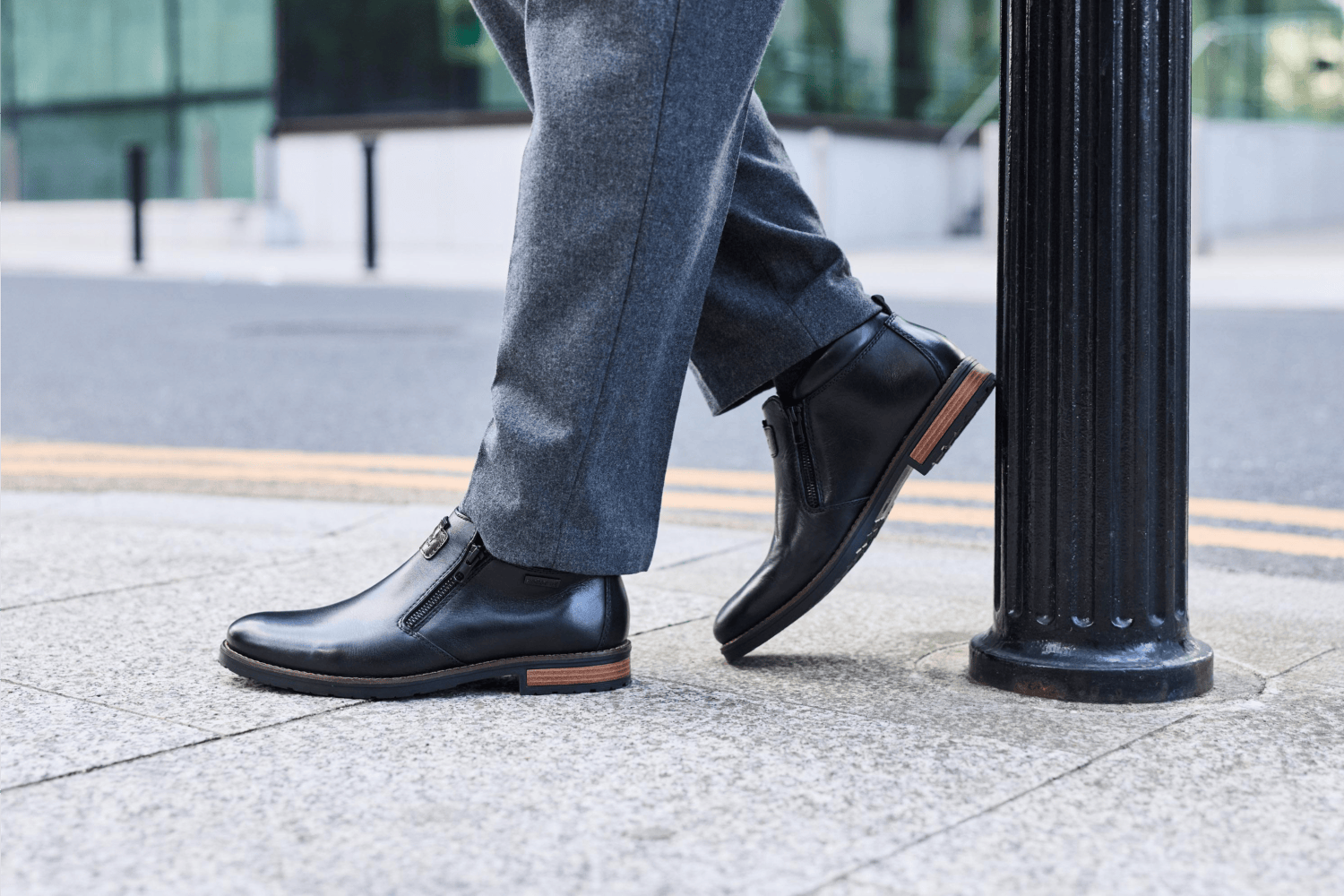 Rieker Business Kurzstiefel 14656-00 für Herren.