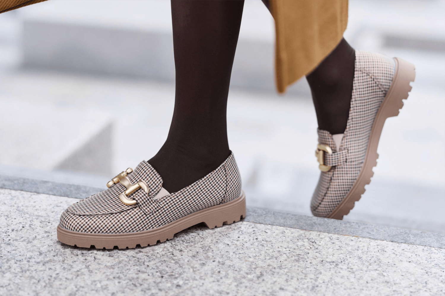 Karierte Loafer für Damen 45561-60.