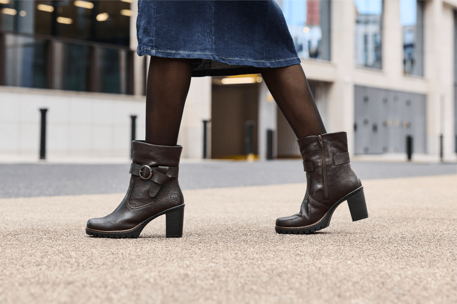 Rieker Boots y2590-25 mit Absatz.