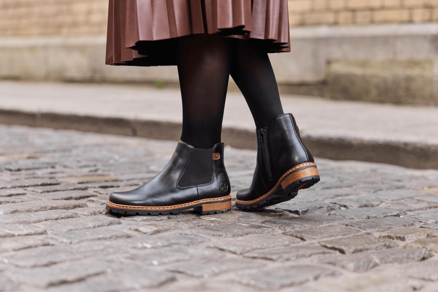 Schwarze Chelsea Boots Z9354-00.