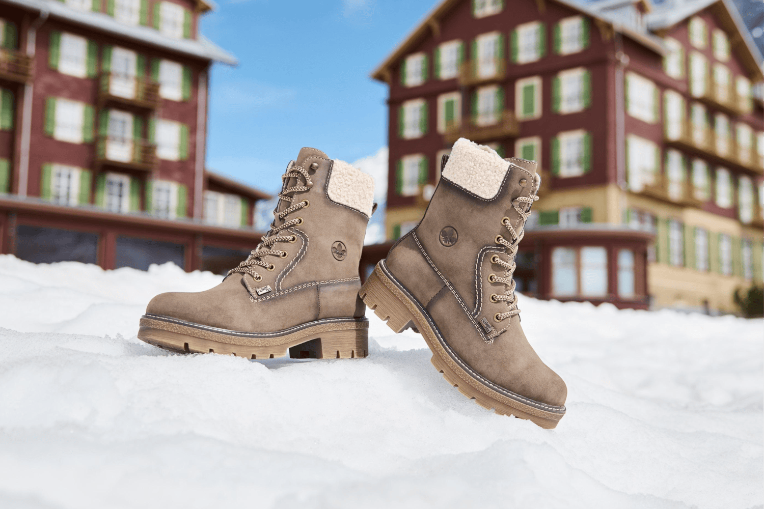 Schnürstiefel y8119-25 für den Winter.