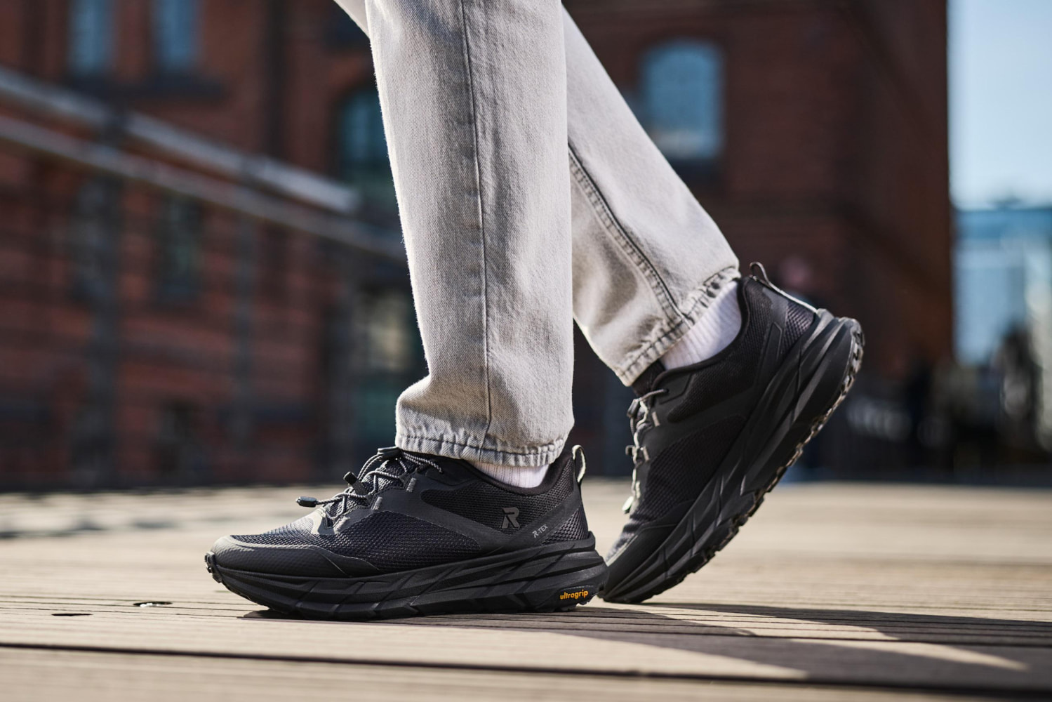 Monochrome Kaweka Sneaker u4502-00.