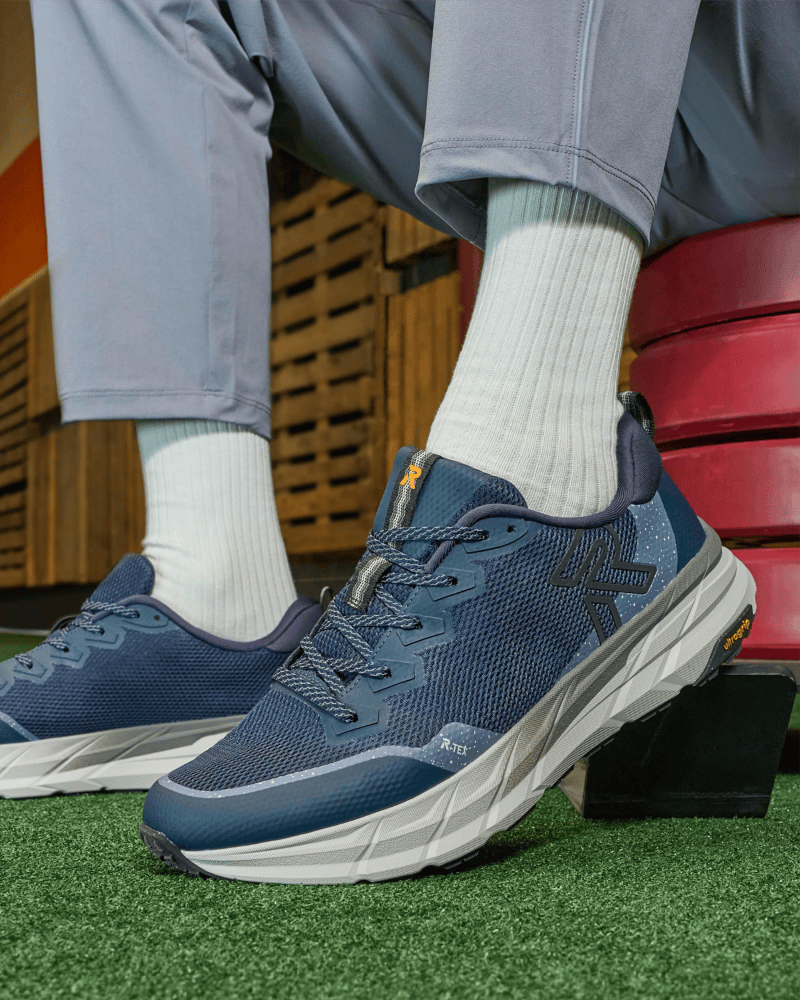 rieker Schuhe in blau mit Christoph Kramer