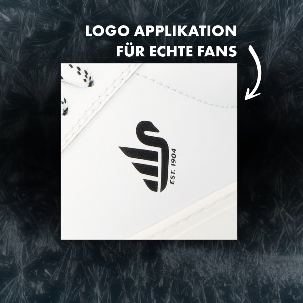 Detail des Logos auf dem Rieker Sneaker für Eishockeyfans der Schwenninger Wild Wings.