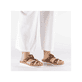 Mehrfarbige Rieker Damen Pantoletten V1291-90 mit einem Klettverschluss. Schuh am Fuß.
