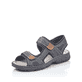Ozeanblaue Rieker Herren Trekkingsandalen 26156-15 mit einem Klettverschluss. Schuh seitlich schräg.