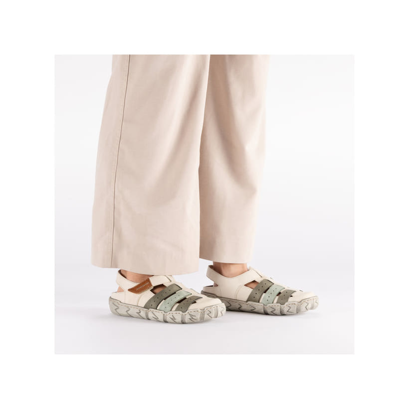 Escarpins Rieker beiges pour femme L0379-90 en cuir lisse. Chaussure au pied.