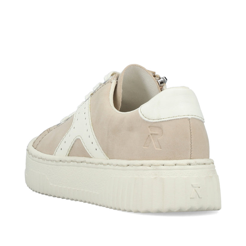 Beige Rieker Damen Sneaker Low N9920-62 mit einem Reißverschluss. Schuh von hinten.