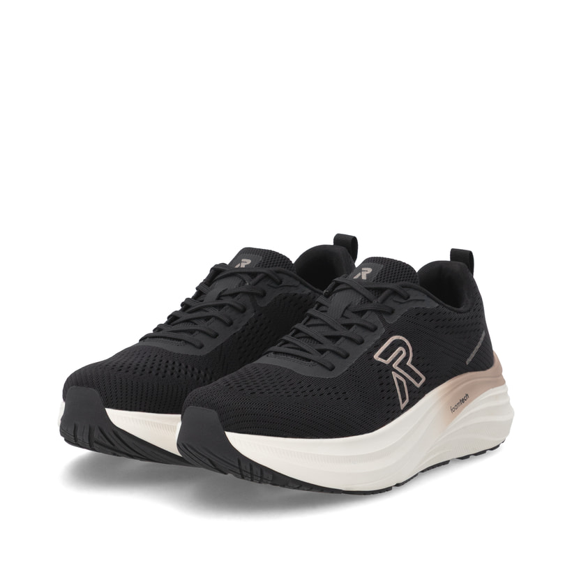 Schwarze Rieker Sport Damen Sneaker Low W4101-01. Schuhpaar seitlich schräg.