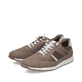 Beige Rieker Herren Slipper 11960-64 mit einem Gummizug sowie der Komfortweite G. Schuhpaar seitlich schräg.
