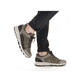Grüne Rieker Herren Sneaker Low B6724-54 mit wasserabweisender RiekerTEX-Membran. Schuh am Fuß.