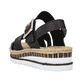 Graphitschwarze Rieker Keilsandaletten V7951-01 mit einem Klettverschluss. Schuh von hinten.