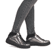 Baskets basses Rieker métalliques pour femme W2601-91 en cuir lisse. Chaussure au pied.
