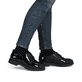 Schwarze Rieker Damen Schnürschuhe 45500-00 mit einer extra weichen Decksohle. Schuh am Fuß.