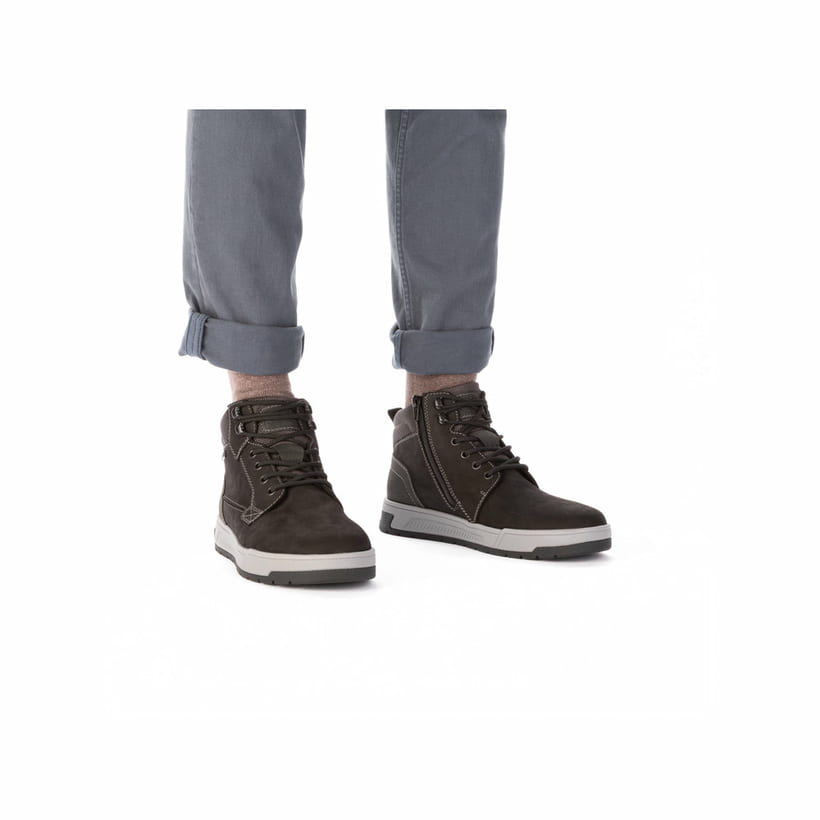 Schwarze Rieker Herren Schnürstiefel 36040-00 aus Rauleder. Schuh am Fuß.