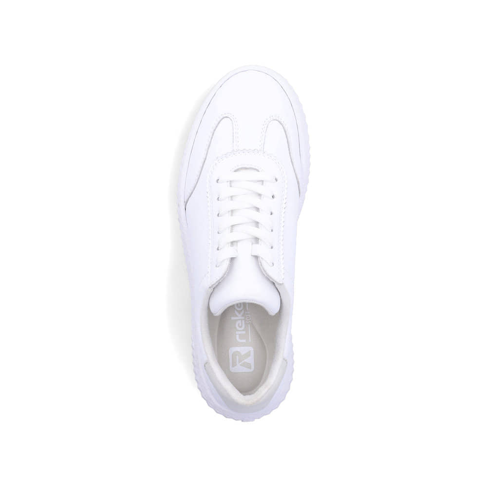 Baskets basses Rieker blanches femme N9910-80 en cuir lisse avec lacets. Chaussure vue de dessus.