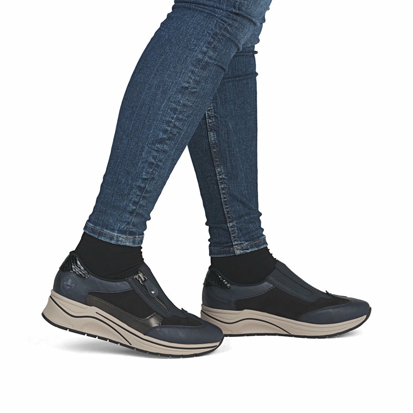 Mocassins Rieker bleus pour femme N9552-14 avec fermeture éclair. Chaussure au pied.