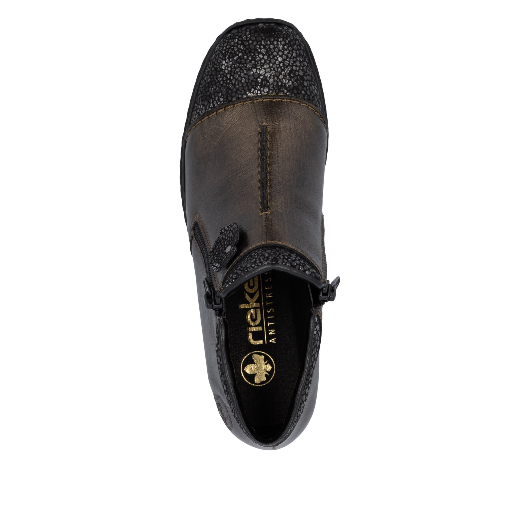 Braune Rieker Damen Kurzstiefel 58388-25 aus Glattleder mit dekorativer Blume. Schuh von oben.