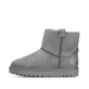 Graue Rieker Damen Kurzstiefel 99870-45 mit Fellschaftrand sowie Komfortweite G. Schuh Außenseite.