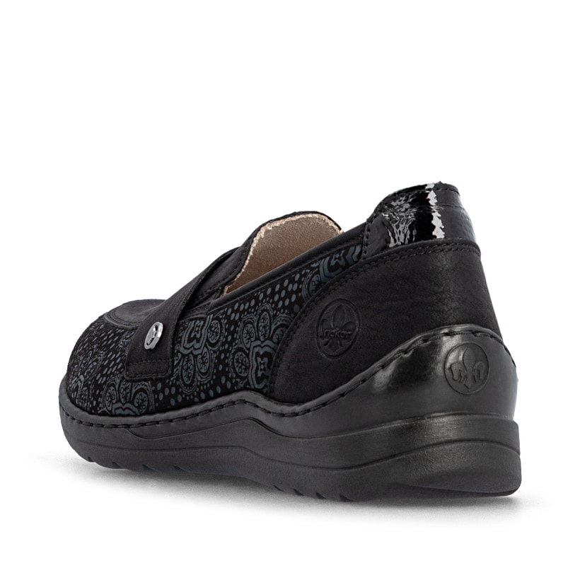 Mocassins Rieker noirs pour femmes 48968-00 avec bande élastique. Chaussure vue de l'arrière.