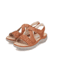 Nussbraune Rieker Damen Riemchensandalen 64878-24 mit einem Klettverschluss. Schuhpaar seitlich schräg.