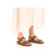 Grüngraue Rieker Damen Riemchensandalen 60866-54 mit einem Klettverschluss. Schuh am Fuß.