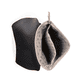 Rieker Rucksack H1391-62 in Beige mit stylischem Muster, mattem Finish, Magnetverschluss und Handyfach. Geöffnet.