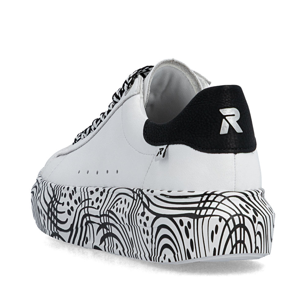 Baskets basses Rieker blanches pour femme W1201-83 en cuir lisse. Chaussure vue de l'arrière.