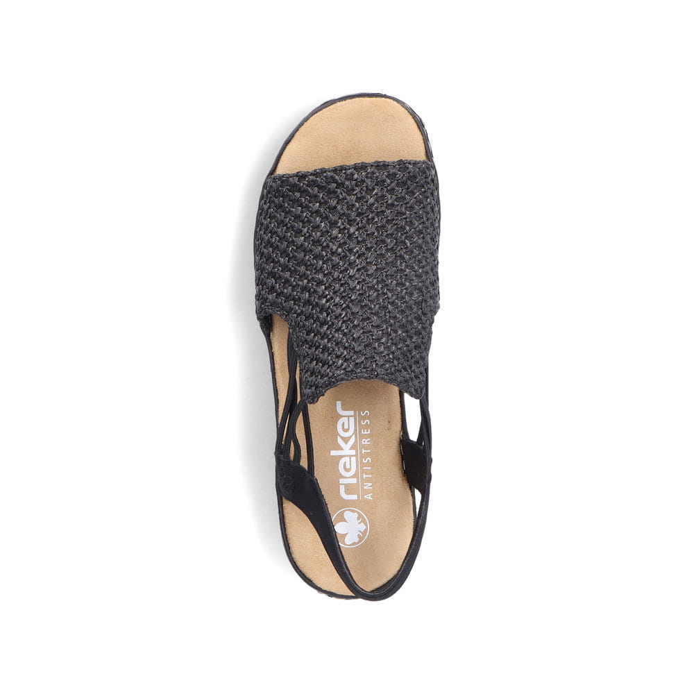 Schwarze Rieker Keilsandaletten 62941-00 mit einem Gummizug. Schuh von oben.