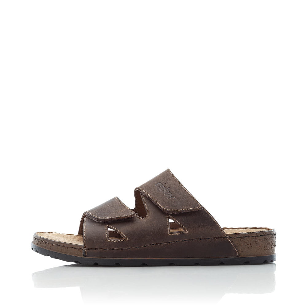 Braune Rieker Herren Pantoletten 25691-25 aus Rauleder mit einem Klettverschluss. Schuh Außenseite.