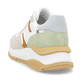 Weiße Rieker Damen Sneaker Low W2500-81 mit Schnürung sowie super leichter Sohle. Schuh von hinten.
