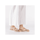 Rosane Rieker Damen Riemchensandalen V0613-90 mit Strasssteinen sowie Gummizug. Schuh am Fuß.