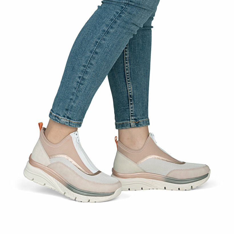 Rosane vegane Rieker Damen Sneaker High 48053-31 mit einem Reißverschluss. Schuh am Fuß.