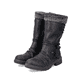 
Tiefschwarze Rieker Damen Kurzstiefel Z4755-00 mit einer robusten Profilsohle. Schuhpaar schräg.
