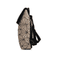 Rieker Rucksack H1391-62 in Beige mit stylischem Muster, mattem Finish, Magnetverschluss, Handy- und Laptopfach. Rechtsseitig.