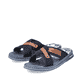 Blaue Rieker Herren Pantoletten 21239-14 mit Komfortweite G sowie leichter Sohle. Schuhpaar seitlich schräg.