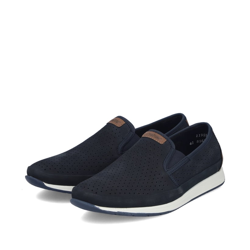 Blaue Rieker Herren Slipper 11955-14 aus Glattleder mit einem Gummizug. Schuhpaar seitlich schräg.
