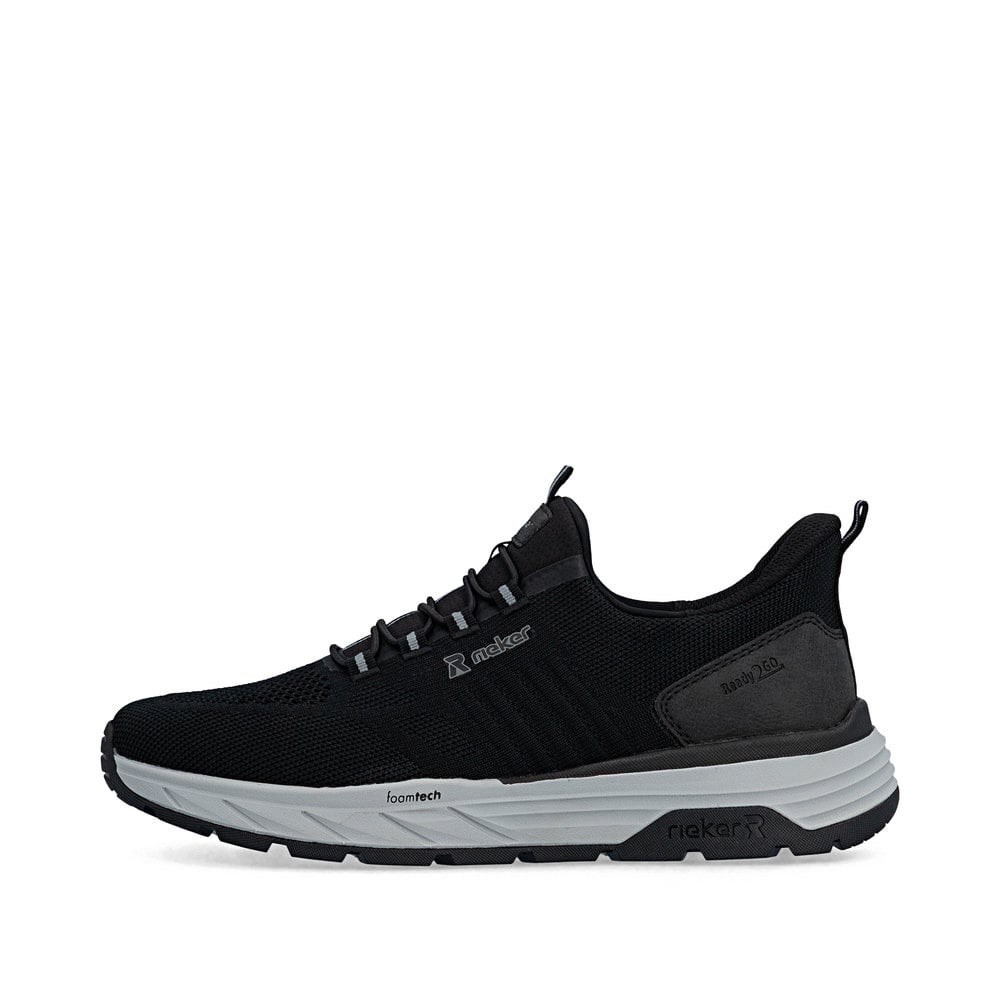 Schwarze Rieker Herren Slipper 06153-00 mit easy Hineinschlüpf-Möglichkeit. Schuh Außenseite.